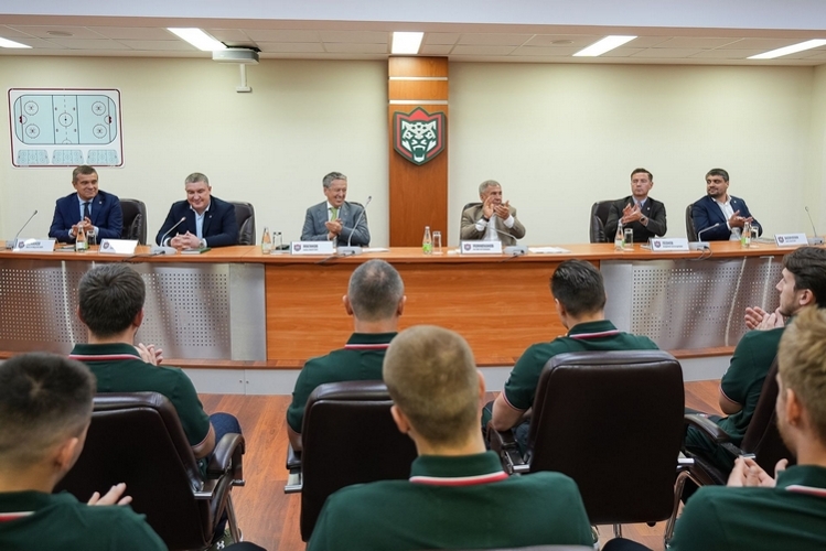 Минниханов сказал, что в каждом районе РТ должен быть ледовый дворец