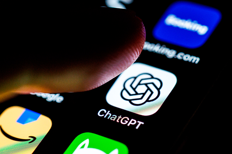 OpenAI анонсировала планы по усилению защиты пользователей ChatGPT, особенно в кризисных ситуациях и для подростков