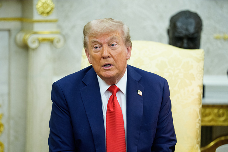 Дональд Трамп отметил на своей странице в Truth Social, что «никогда в жизни не ощущал себя так хорошо», а в ходе брифинга с представителями СМИ признался, что не видел сообщений в соцсетях о своей смерти, назвав эти слухи «сумасшедшими»