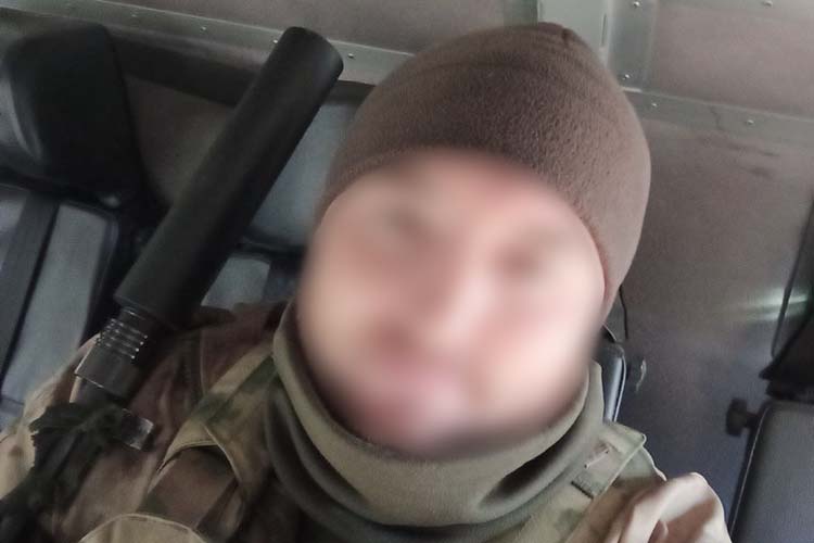«За тот случай, когда обморозился и выполнил задачу, я был представлен к медали «За отвагу». Ждем, когда придет. А так еще участник СВО, медаль генерала Шаймуратова и медаль от Луганской Народной Республики «За отвагу»