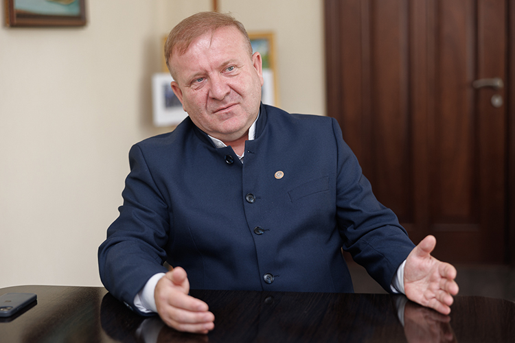Марат Гафаров: «В районе никогда не производили дрожжи, зато здесь работает предприятие, где изготавливают хлебобулочные изделия на дрожжах, какие пекли наши бабушки»