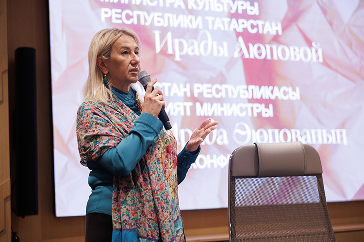 Затронули на встрече и невозможность купить онлайн билеты в театр им. Джалиля. Помимо оперного, зрители также жалуются и на театр кукол «Экият», который выставляет билеты и буквально за 15–20 минут «зал продается полностью»