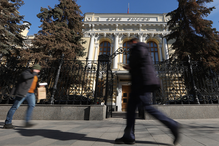 По прогнозу Банка России, с учетом проводимой денежно-кредитной политики годовая инфляция снизится до 6-7% в 2025 году и вернется к 4% в 2026-м