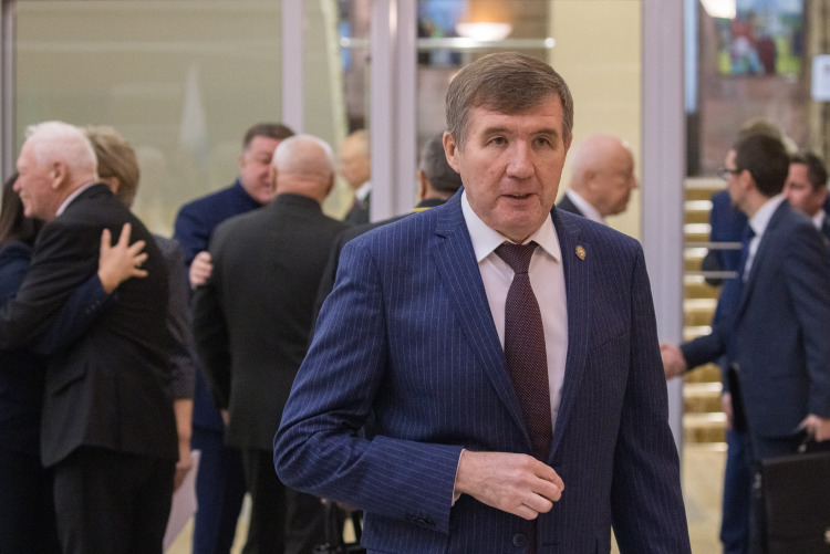 Ведомство Мидхата Шагиахметова прекратило выставлять рейтинг районов РТ на суд общественности, но негласно продолжает ежемесячно анализировать данные районов, предоставляя конечный результат руководству. Рейтинг выступает своего рода «лакмусовой бумажкой», позволяющей определять степень доверия или недоверия по отношению к главам районов