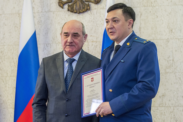 Марат Шаехов (справа) работал в районе с августа, но с приставкой «и.о.»