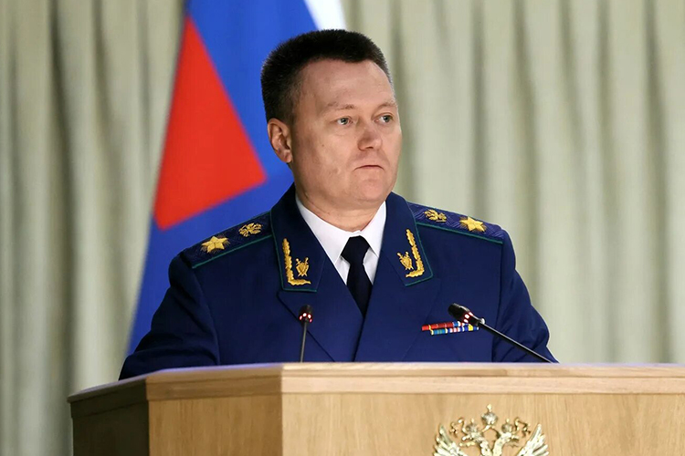 Приказы о назначении новых прокуроров были подписаны еще в пятницу, 12 сентября, генпрокурором России Игорем Красновым