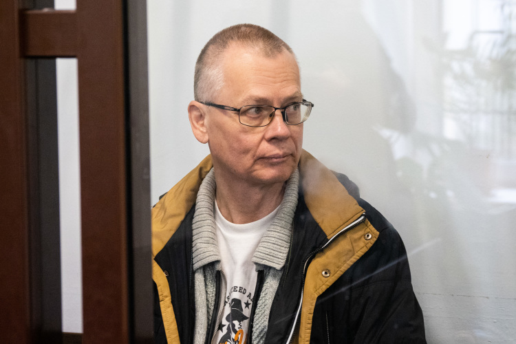 «Экс-ректор КХТИ Дьяконов у нас в изоляторе проработал, в СИЗО-1 в хозотряде. Мы с ним несколько раз общались, но он необщительный был»