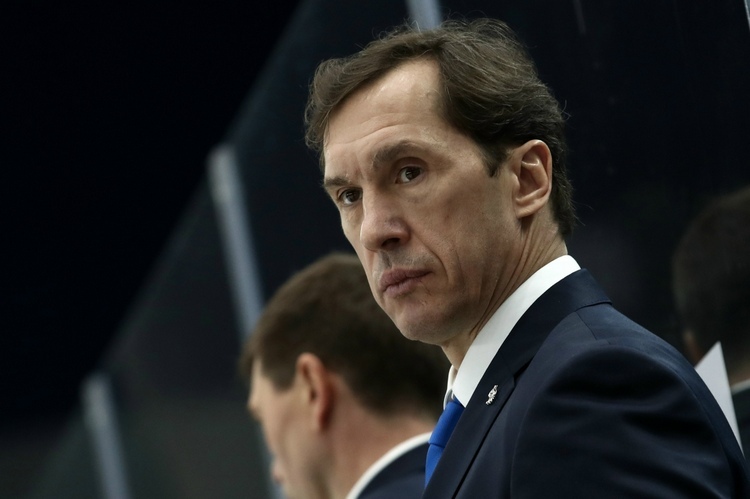 На смену Гизатуллину пришел Вячеслав Козлов, который до этого четыре года работал в «Динамо»