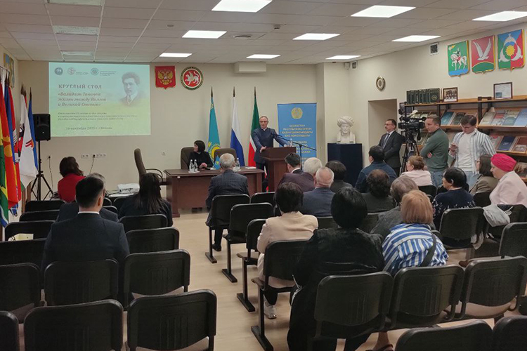 В ходе круглого стола напомнили и о роли в обществе Хадичи Ямашевой-Таначевой, которая, помимо прочего, в 1917 году стала председателем президиума I съезда мусульманских женщин России