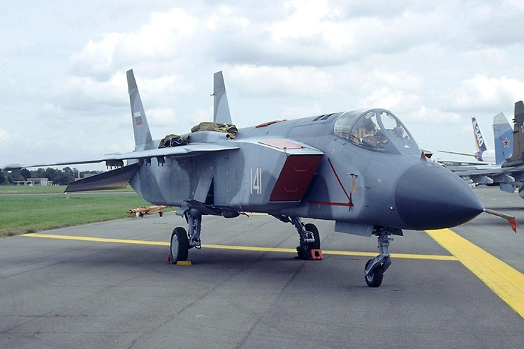 Як-141
