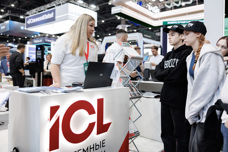 Умные кассы, планшеты для учителей и голосовые помощники: что ГК ICL показала на Kazan Digital Week 2025?