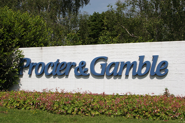 Основным успехом «Смайл» был обязан тесному партнерству с Procter & Gamble, исключительно на них, по сути, первые 7 лет и трудились татарстанцы