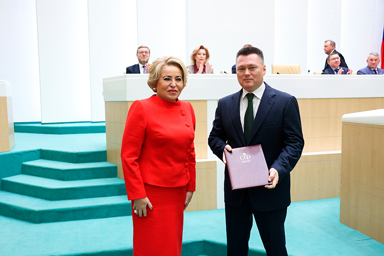 Валентина Матвиенко: «Такой многосторонний опыт, как мы понимаем, будет очень помогать работать Игорю Викторовичу и на новой должности в случае вашей поддержки»
