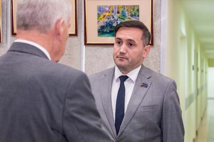Заместителем главы НМР избран Ленар Ахметов — давний соратник Беляева