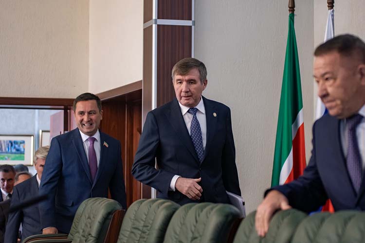 Кандидатуру Радмира Беляева на пост главы Нижнекамского района от имени раиса Татарстана предложил Мидхат Шагиахметов
