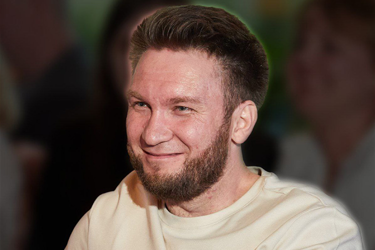 Артур Валеев: «Раньше особенно много времени уходило на отчет по движению лекарственных средств от дистрибьюторов в аптеки и аптечные сети, теперь он делается в 2 раза быстрее по операционным моментам»