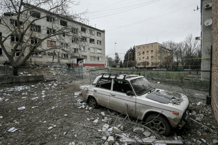 «Военный конфликт в Украине выдыхается, по сути, он держится только на упорстве „корпорации войны“ — группировки во главе с Владимиром Зеленским, которая выступает бенефициаром конфликта и удерживает население на подконтрольной Киеву территории в качестве заложников»
