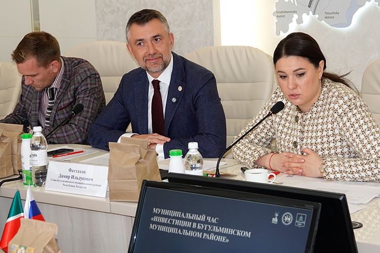 Дамир Ильдусович начал с откровения — он был неприятно удивлен, когда узнал, что множество его знакомых, в том числе республиканских чиновников, даже не знают о существовании аэропорта в Бугульме или путают его с Бегишево, что находится в Тукаевском районе республики