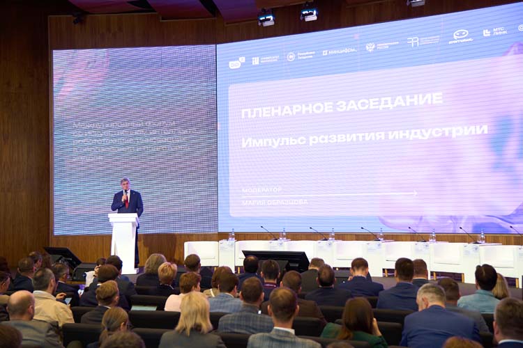 Роман Шайхутдинов: «Ключевое в треугольнике «робототехника – искусственный интеллект – кадры» — это, конечно же, кадры»