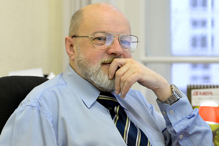Владимир Гундаров: «Если абстрагироваться от политики, социологии, географии и прочих факторов, сегодняшнее состояние вооруженных сил Украины позволяет им вести боевые действия как минимум до конца 2026 года, а возможно, и до 2027-го»