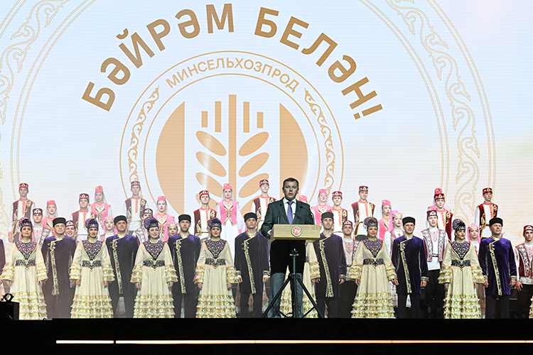 Труд работников агропромышленного комплекса — «основа стабильности и процветания Татарстана», заметил заместитель премьер-министра РТ — министр сельского хозяйства и продовольствия РТ Марат Зяббаров