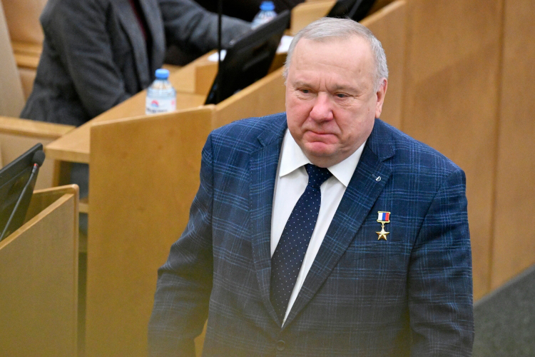 Владимир Шаманов публично раскритиковал чеченские власти за решение переименовать казачьи станицы. После этого Кадыров заявил, что генерал-полковника необходимо отправить под трибунал за «преступления, которые он совершал»