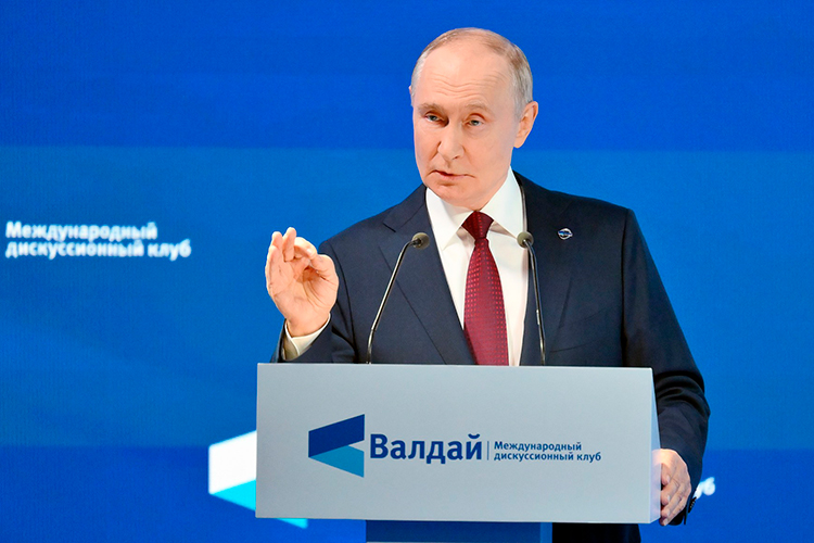 «Если обобщить тональность выступления Владимира Путина на «Валдае», то можно сказать так: выступление спокойного, уверенного в себе лидера, который обозначает условия деэскалации, но, пока их нет, демонстрирует готовность к эскалации», — считают авторы «Друида»