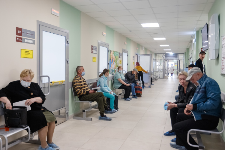 «За людей, находящихся в трудоспособном возрасте и при этом по каким-то причинам не работающих, оплачивает медицинскую помощь каждый работающий гражданин. Или же за них оплачивает, например, бюджет Республики Татарстан»