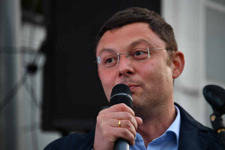 Василий Церетели: «Идет коррозия чугуна, а постамент был сделан из некачественного бетона»