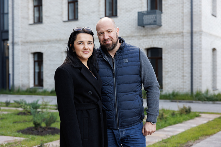 В двух шагах от дома, где Камал прожил более 30 лет, на улице его имени, купила квартиру правнучка драматурга Диляра Ахметшина вместе с мужем Русланом