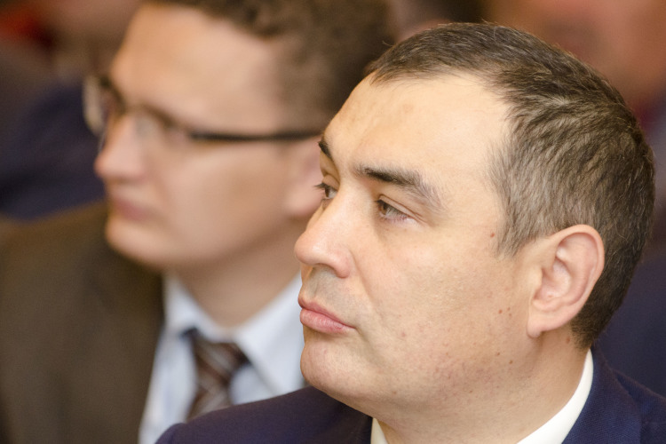 На четвертый день после назначения появилась информация, что «в связи с производственной необходимостью» руководители вернулись в свои прежние кресла (на фото: директор МКДЦ Рустем Хайруллин)