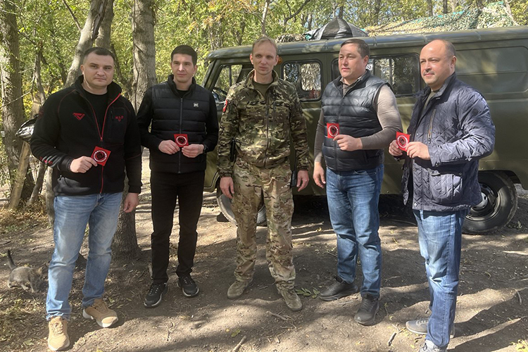 Из «Казэнерго» на передовую ушли добровольцами и мобилизованными несколько ребят, и каждый из них вместе с членами их семей находится под нашим особым вниманием, заботой и ответственностью