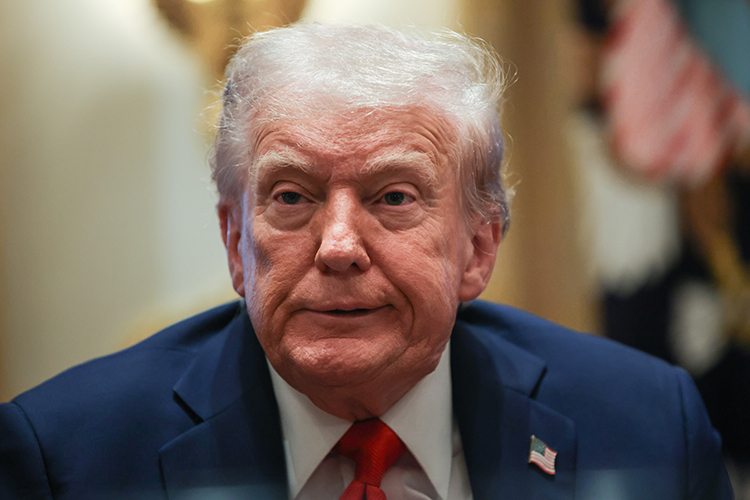 «На самом деле у Трампа в США своя война идет, и мы ему даже помочь ничем не можем»