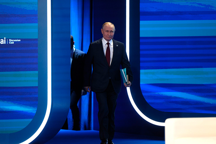 «Путин наконец сказал то, чего я тоже от него давно ждал. Мы не можем отказываться от ООН, потому что другого ничего нет. Ну давайте закроем ООН, и что? Я всегда говорю, что Путин будет до последнего пытаться сохранять и ООН, и универсальное международное право»