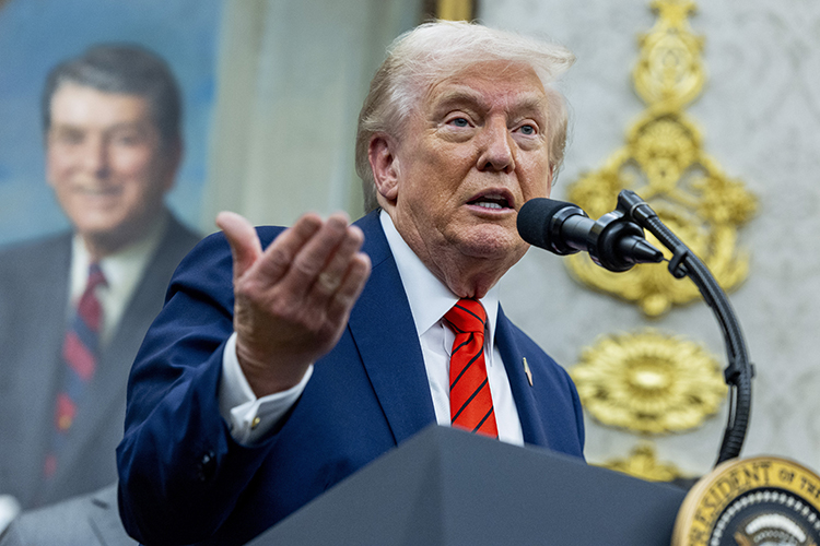 Днем 10 октября президент США Дональд Трамп резко отреагировал на шаг Китая, решившего ввести экспортные ограничения на продукцию, связанную с редкоземельными металлами