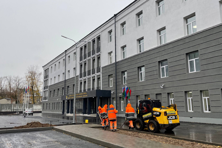Капремонт проводили в трех зданиях, расположенных на территории. Общая их площадь составляет 4 420 кв. метров