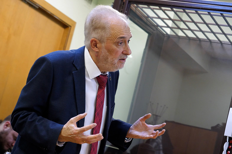 По словам адвоката Олега Шемаева, Юшко никак не мог вывести деньги с расчетного счета «Идеи»