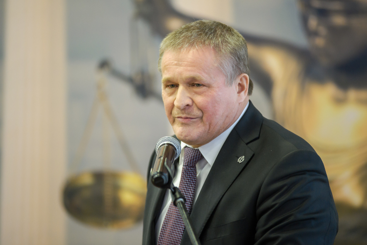 Зявдат Салихов: «Нам всем сообща надо подумать, каким образом оптимизировать суды. Это долгий процесс, непростой, на законодательном уровне»