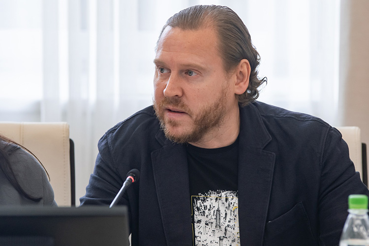 Сергей Антипов