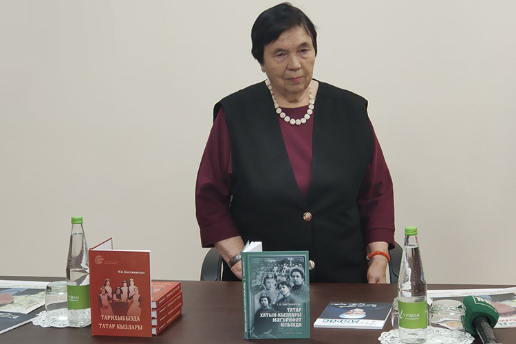 «Еще со времен Золотой Орды татарские женщины были наравне с ханами»