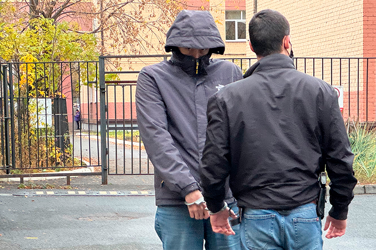 30-летнего Рафиса Султанова арестовали заочно, доставили в Казань вчера из Таджикистана — и сразу в СИЗО