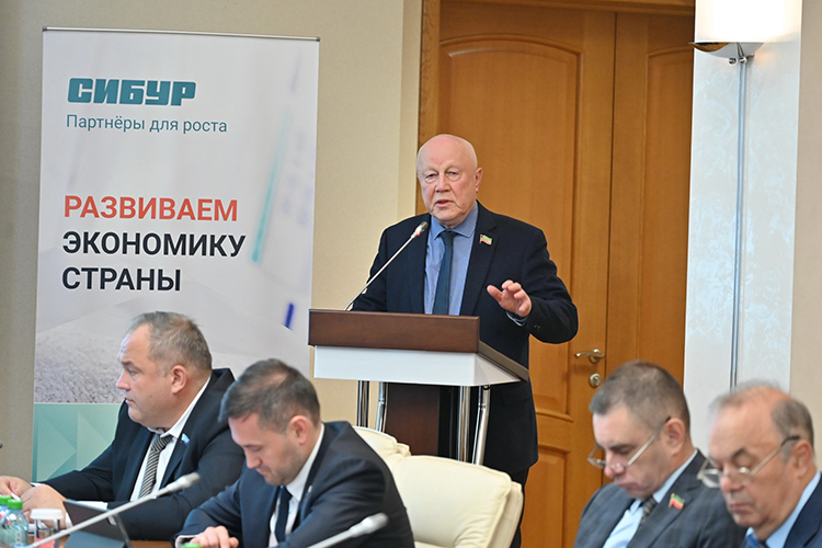 Марат Галеев: «Если глубину переработки сравнивать с цифровизацией экономики, то здесь очень много вопросов. Очень разные результаты по отраслям» Марат Галеев: «Если глубину переработки сравнивать с цифровизацией экономики, то здесь очень много вопросов. Очень разные результаты по отраслям»