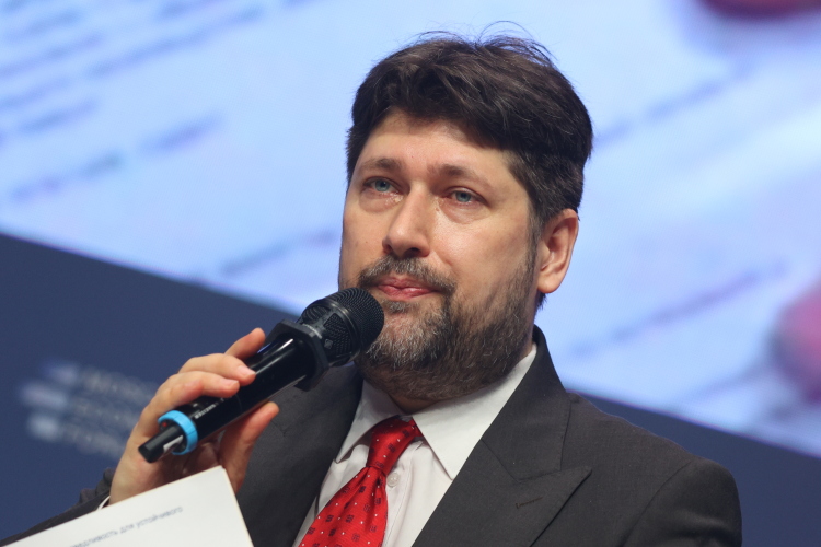 Василий Колташов: «Люди погрязли в долгах на дебильном потреблении, на покупке хлама!»