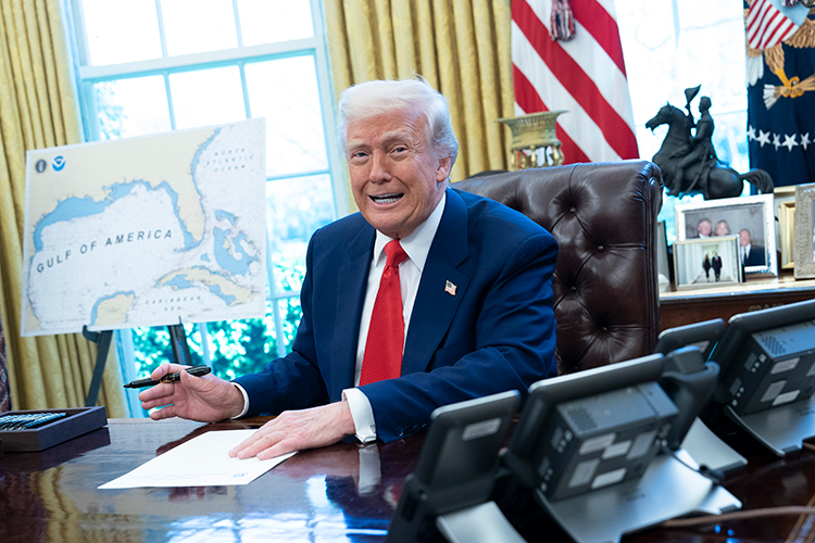 «Трамп заявил о том, что из БРИКС все бегут, что он введет еще пошлины на страны-участницы, если они не выйдут из БРИКС, и так далее» «Трамп заявил о том, что из БРИКС все бегут, что он введет еще пошлины на страны-участницы, если они не выйдут из БРИКС, и так далее»