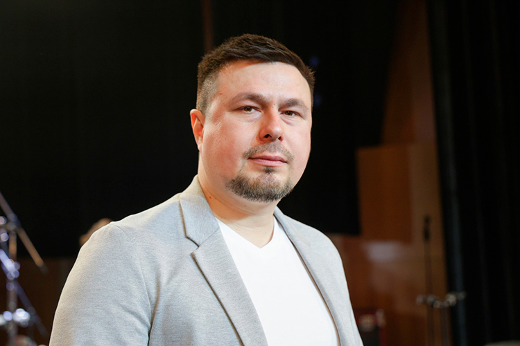 Имя преемника Айтугановой удивило еще больше — это 38-летний продюсер и основатель музыкального лейбла Yummy Music Ильяс Гафаров Имя преемника Айтугановой удивило еще больше — это 38-летний продюсер и основатель музыкального лейбла Yummy Music Ильяс Гафаров