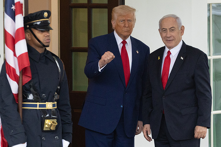 «Трамп сейчас очень недоволен Нетаньяху: он срывает его мирные договоренности по Газе, о которых американский президент уже успел всем рассказать» «Трамп сейчас очень недоволен Нетаньяху: он срывает его мирные договоренности по Газе, о которых американский президент уже успел всем рассказать»