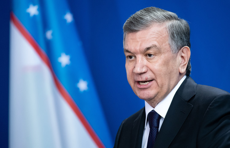 Прощание с кириллицей: как президент Узбекистана перешел на латинскую графику