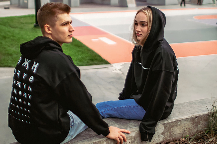 «Мы заботимся о качестве, но иногда и готовы пойти на компромисс, если на данный момент ничего другого нет. Но при этом параллельно мы ищем то, что нам нужно» «Мы заботимся о качестве, но иногда и готовы пойти на компромисс, если на данный момент ничего другого нет. Но при этом параллельно мы ищем то, что нам нужно»