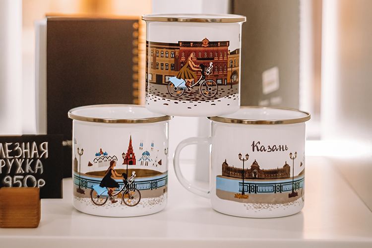 «Найти хорошего производителя посуды тоже тот еще квест. Сейчас ее приходится делать при помощи термотрансфера» «Найти хорошего производителя посуды тоже тот еще квест. Сейчас ее приходится делать при помощи термотрансфера»