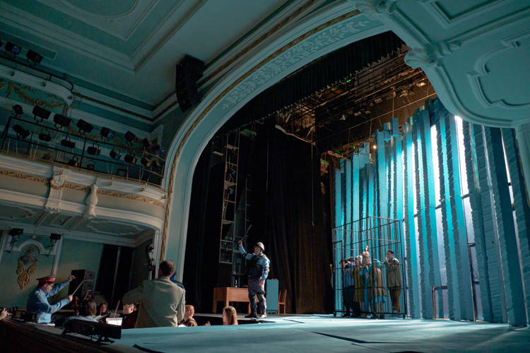 «Театр имени Тинчурина долгое время жил в режиме преодоления, внутренних конфликтов, неурядиц или непонимания. Моя задача заключалась именно в том, чтобы такие процессы поутихли, а труппа стала не такой шершавой, более покладистой» «Театр имени Тинчурина долгое время жил в режиме преодоления, внутренних конфликтов, неурядиц или непонимания. Моя задача заключалась именно в том, чтобы такие процессы поутихли, а труппа стала не такой шершавой, более покладистой»